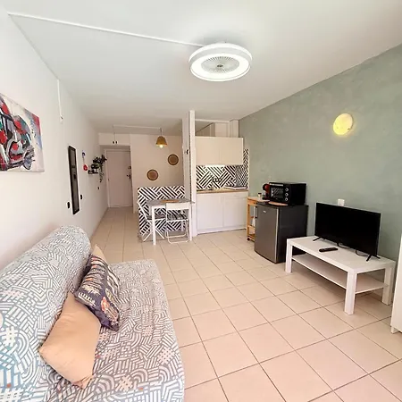 Sunny Terrace, Fast Wifi Relax & Remote Work Quiet Area Apartamento *