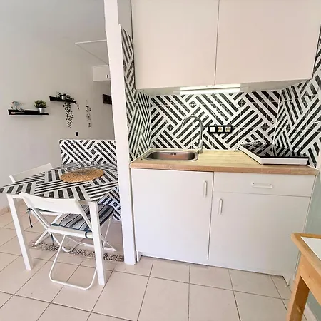 Sunny Terrace, Fast Wifi Relax & Remote Work Quiet Area * Arona (Tenerife)