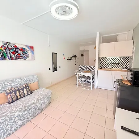 Apartamento Sunny Terrace, Fast Wifi Relax & Remote Work Quiet Area *