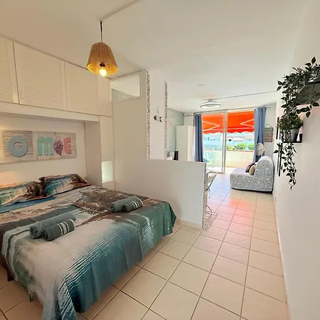 Sunny Terrace, Fast Wifi Relax & Remote Work Quiet Area *