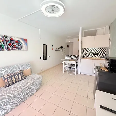 Sunny Terrace, Fast Wifi Relax & Remote Work Quiet Area Apartamento *