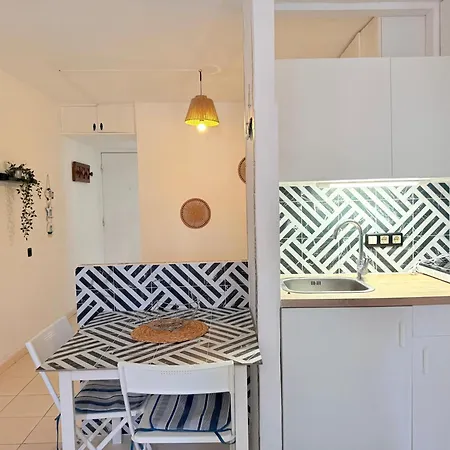 Sunny Terrace, Fast Wifi Relax & Remote Work Quiet Area Arona (Tenerife)